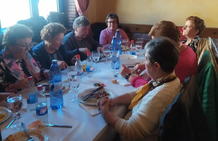 Foto 4 - Mujeres de los barrios cercanos al r&iacute;o celebran juntas las &Aacute;guedas