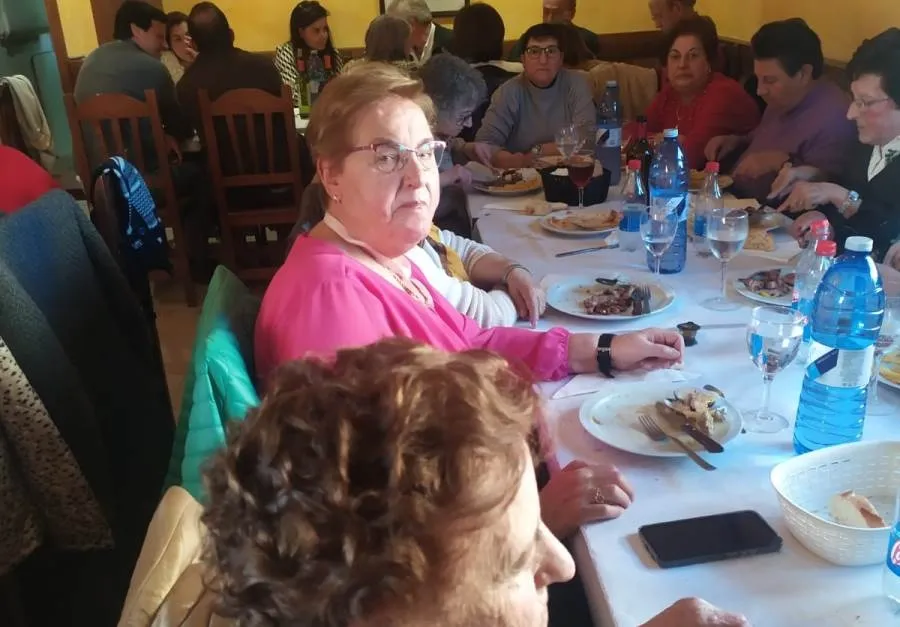 Foto 3 - Mujeres de los barrios cercanos al r&iacute;o celebran juntas las &Aacute;guedas