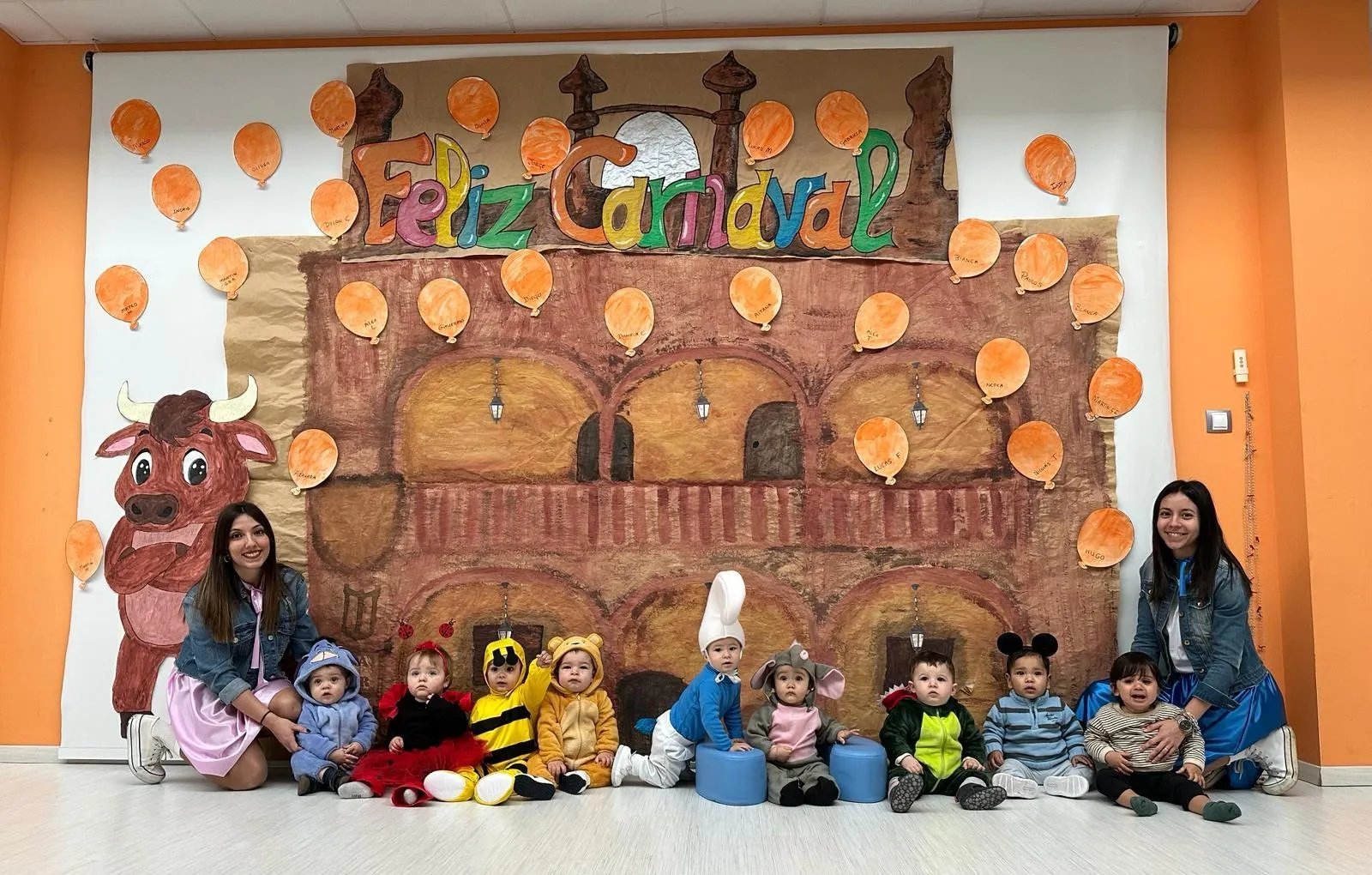 Foto 2 - La Escuela Infantil se disfraza para celebrar un baile