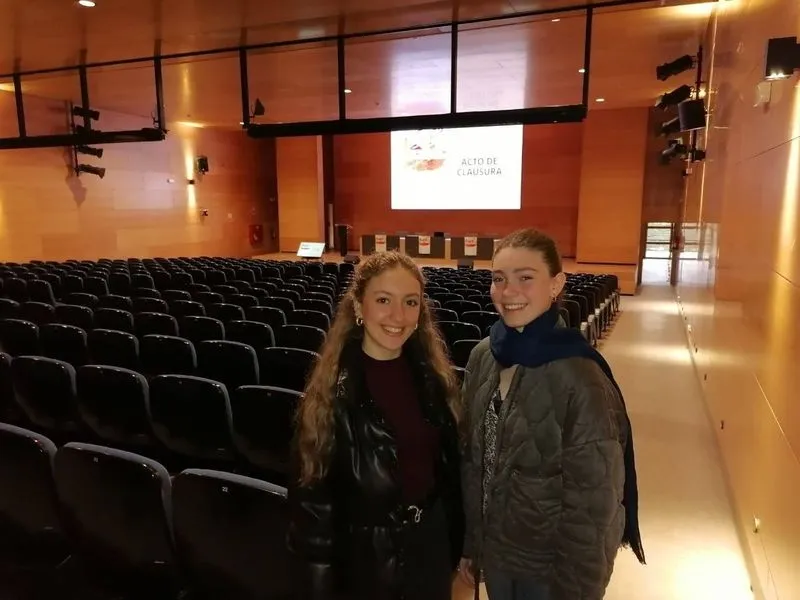 Foto 5 - Tres alumnas del colegio San Juan Bosco de Salamanca, subcampeonas en la Olimpiada Filos&oacute;fica