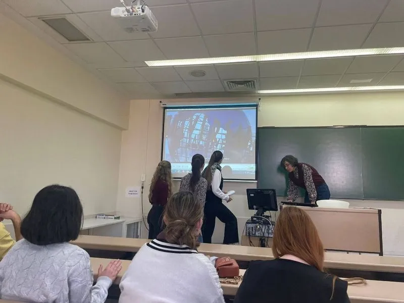 Foto 3 - Tres alumnas del colegio San Juan Bosco de Salamanca, subcampeonas en la Olimpiada Filos&oacute;fica
