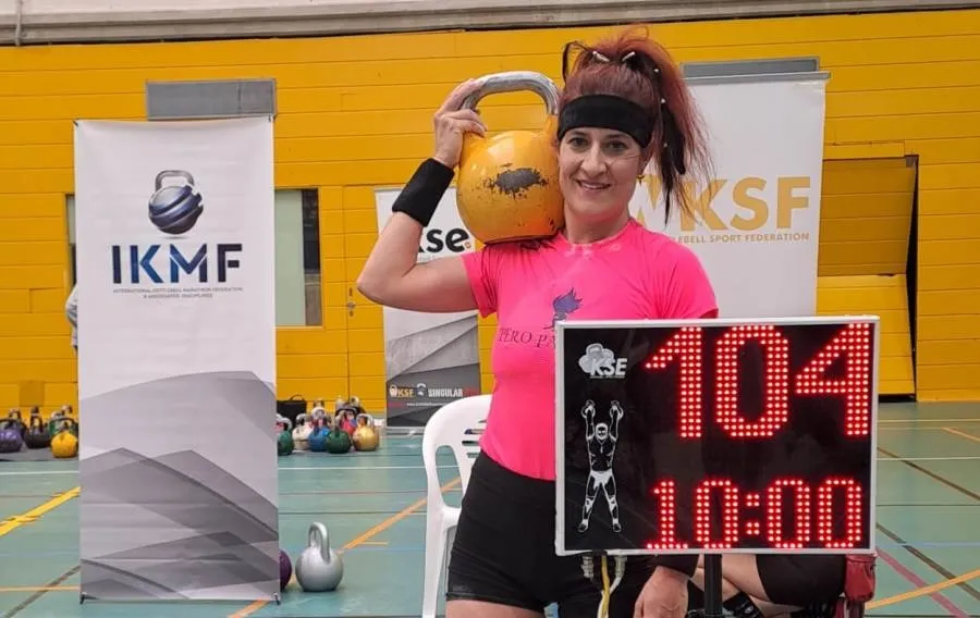 Foto 3 - Cristina S&aacute;nchez y Jos&eacute; Ra&uacute;l Manchado logran 5 podios en el Nacional de Kettlebell