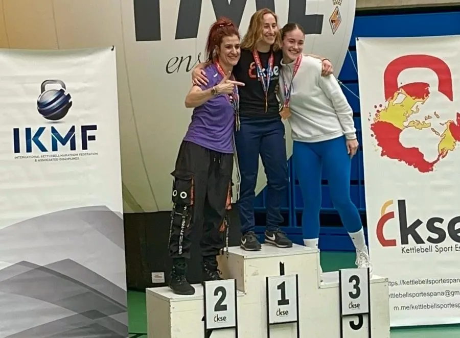 Foto 4 - Cristina S&aacute;nchez y Jos&eacute; Ra&uacute;l Manchado logran 5 podios en el Nacional de Kettlebell