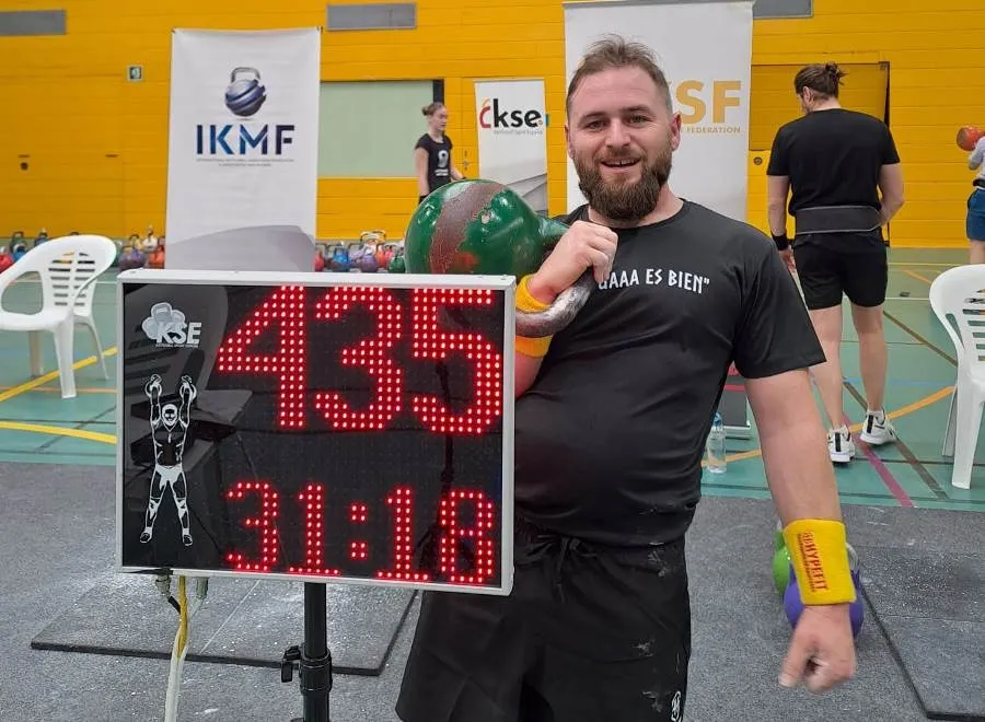 Foto 5 - Cristina S&aacute;nchez y Jos&eacute; Ra&uacute;l Manchado logran 5 podios en el Nacional de Kettlebell