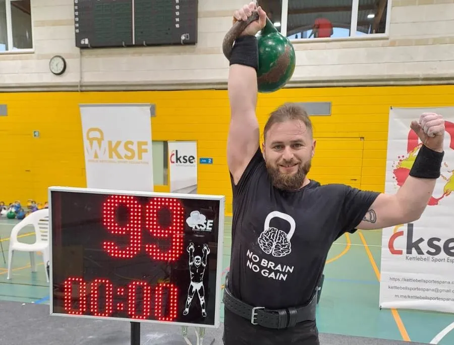 Foto 8 - Cristina S&aacute;nchez y Jos&eacute; Ra&uacute;l Manchado logran 5 podios en el Nacional de Kettlebell