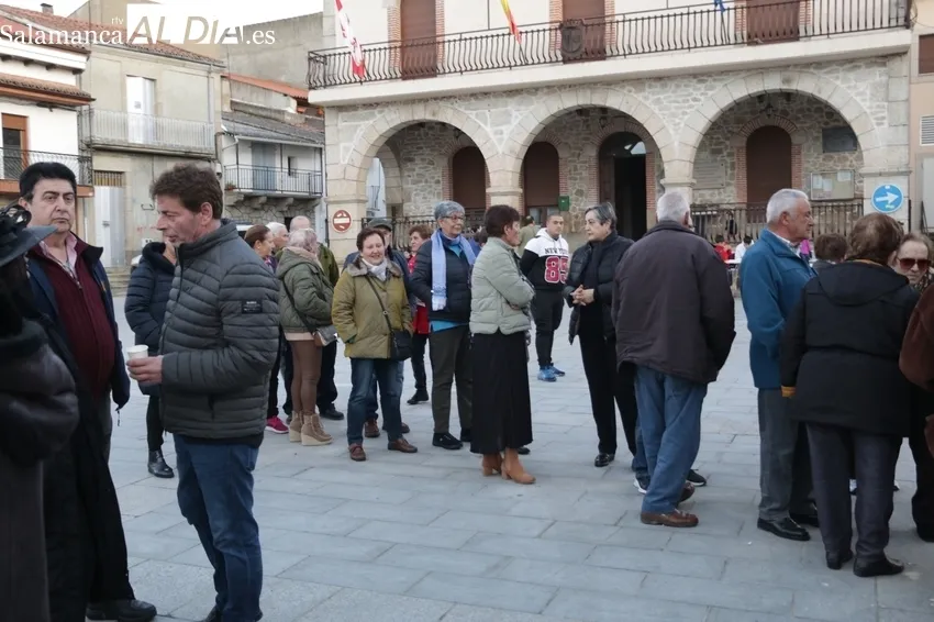 Celebración del entierro de la sardina 'Zorrina' en Villarino de los Aires para despedir el Carnaval / CORRAL  