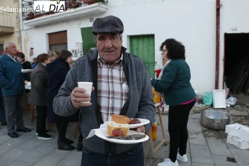 Celebración del entierro de la sardina 'Zorrina' en Villarino de los Aires para despedir el Carnaval / CORRAL  