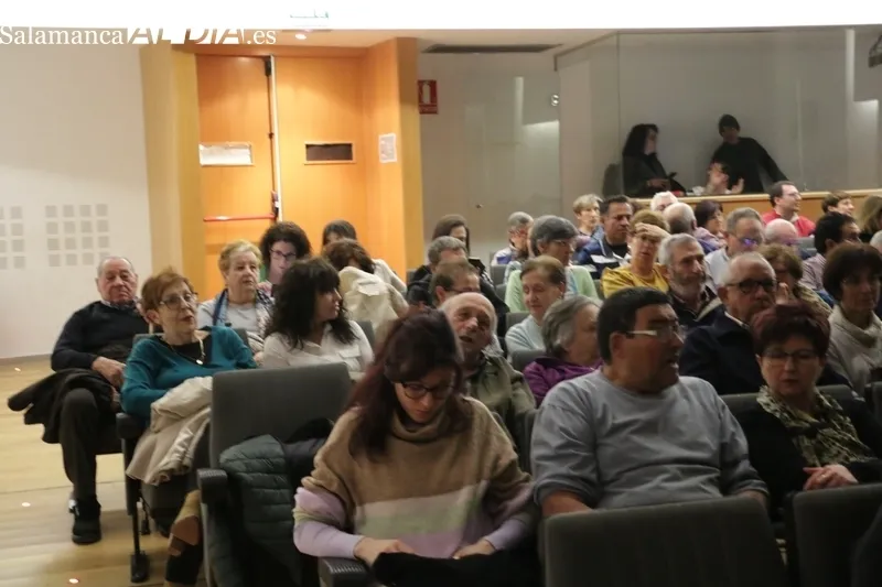 Tiramisú Teatro brilla en Vitigudino con 'El cartógrafo', de Juan Mayorga / CORRAL  