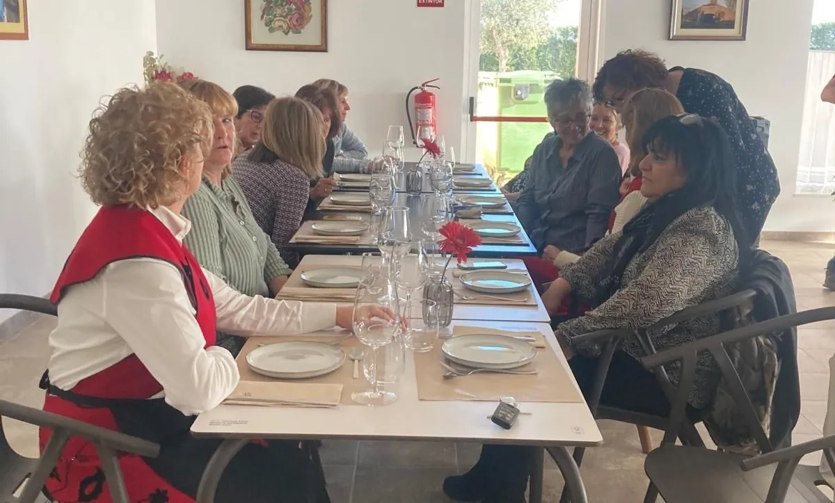 Foto 2 - Las mujeres de Villaseco de los Reyes celebran la fiesta de las &agrave;guedas seis a&ntilde;os despu&eacute;s
