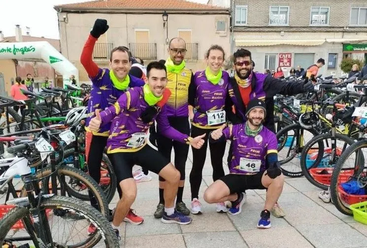 Foto 3 - Pilar P&eacute;rez y Jes&uacute;s Macarro se llevan la categor&iacute;a de relevos mixtos del Duatl&oacute;n de Cantalpino