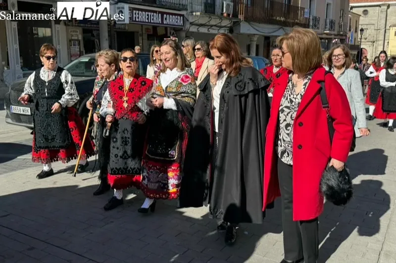 La procesión de Santa Águeda recorría las calles de Peñaranda 
