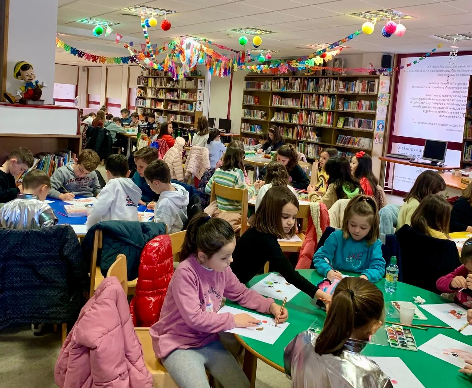 La sala infantil de la biblioteca arranca su animación a la lectura de carnaval 