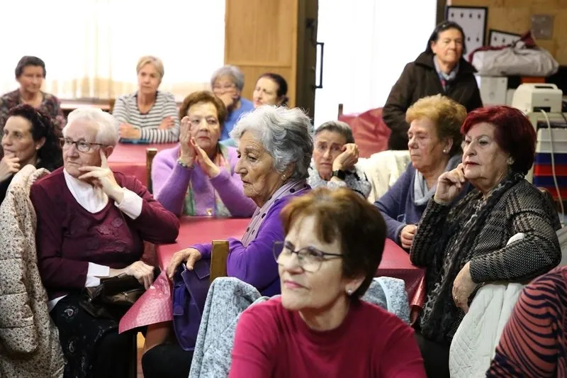 Foto 11 - La Asociaci&oacute;n de Mujeres Albenses alcanza las 200 socias