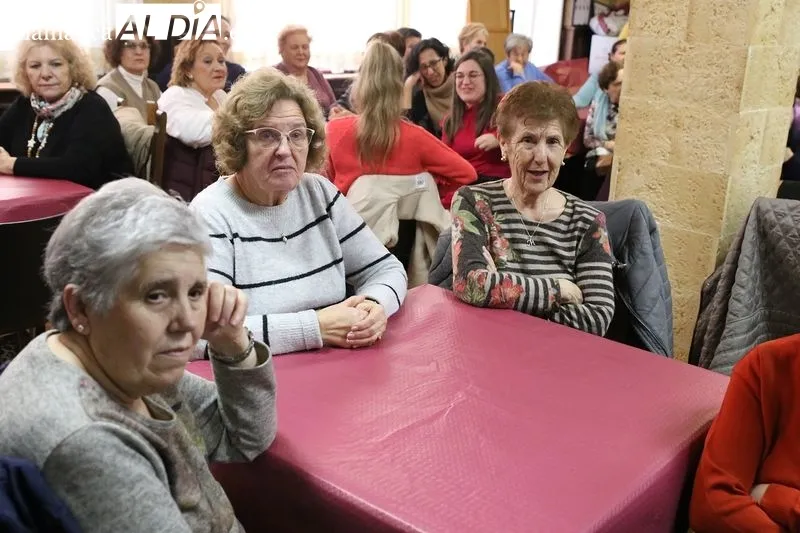 Foto 6 - La Asociaci&oacute;n de Mujeres Albenses alcanza las 200 socias