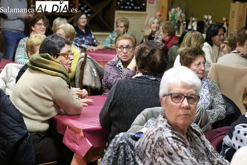 Foto 5 - La Asociaci&oacute;n de Mujeres Albenses alcanza las 200 socias