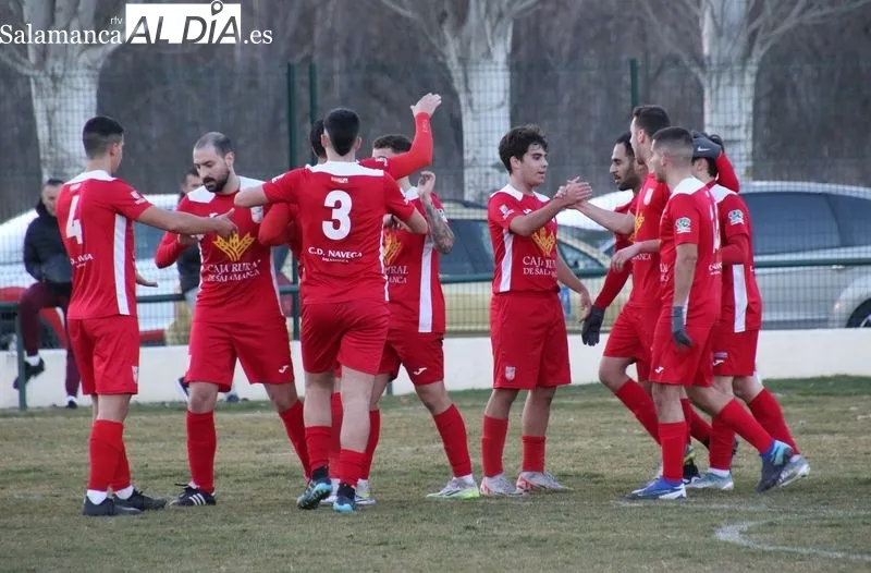 Foto 4 - Excesivo castigo para el Alba de Tormes CF ante el Navega (0-4)