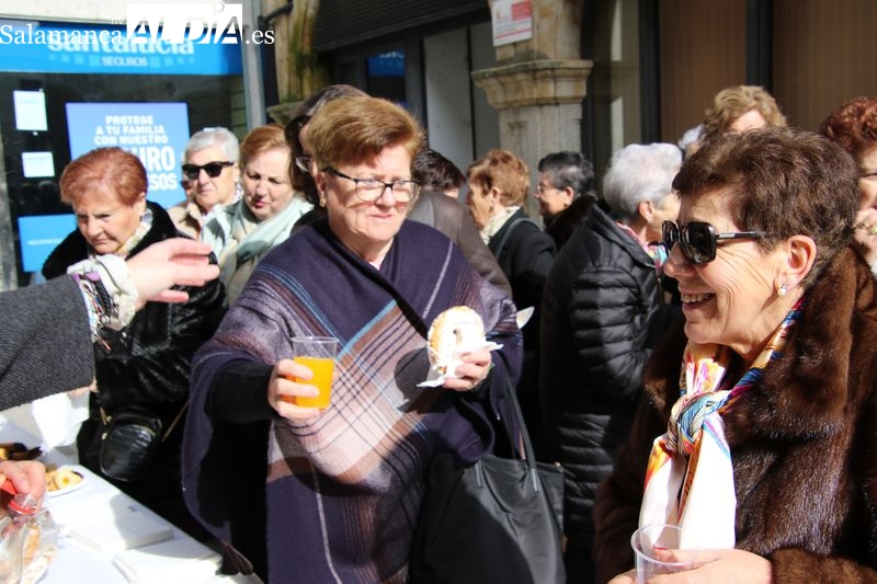 Foto 6 - Las mujeres albenses se reencuentran para festejar Santa Águeda