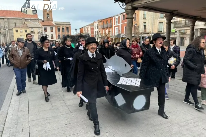 El entierro de la sardina pone punto y final al carnaval en Peñaranda