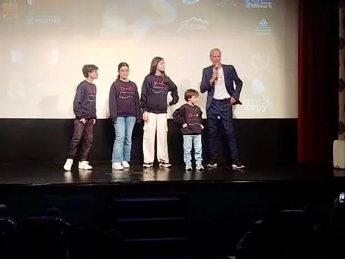 El Teatro Calderón acogía la proyección de la película ‘Burujú, el último unicornio’ 