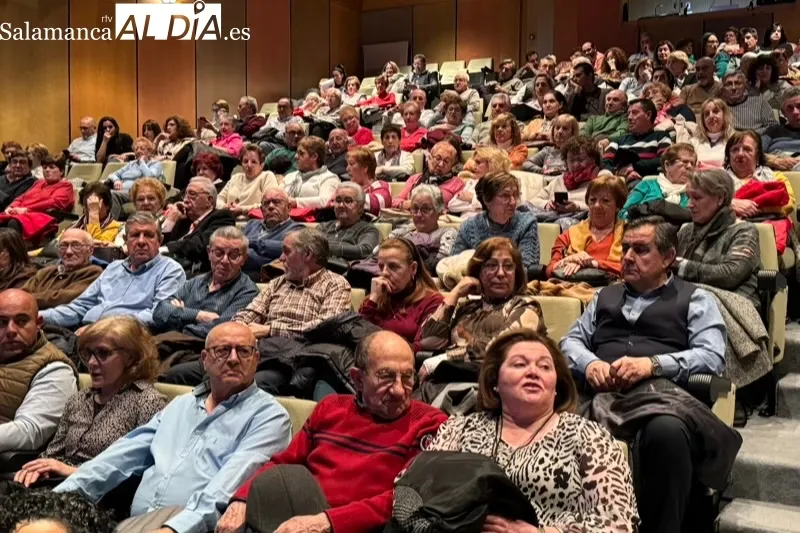 El Teatro del CDS acogía la presentación del cartel anunciador de la Semana Santa 2024