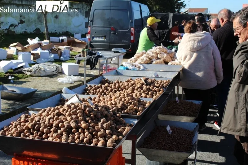 Desarrollo del mercadillo de Trabanca este domingo 4 de febrero / SILVESTRE 