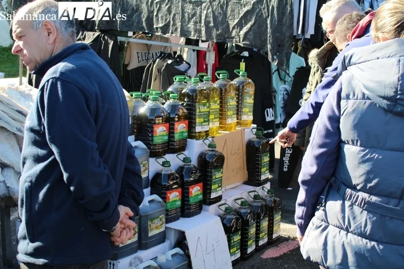 Desarrollo del mercadillo de Trabanca este domingo 4 de febrero / SILVESTRE 