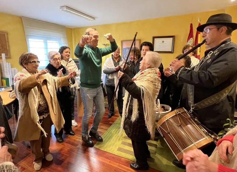  Entrega del bastón de mando a las Águedas de Carbajosa.