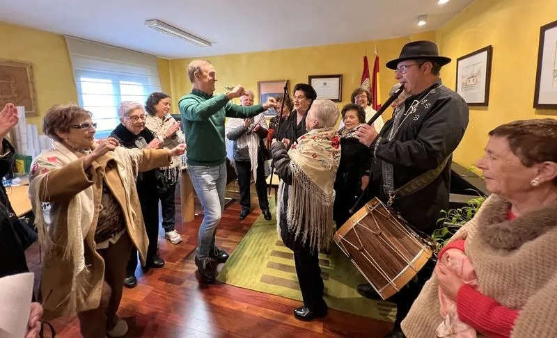  Entrega del bastón de mando a las Águedas de Carbajosa.
