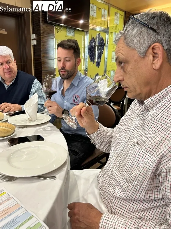 Imágenes de la cata de Bruneo 2019 por la Asociación Cata Añsds en el Restaurante Hispania 20 / FOTOS: JAVIER BRAGADO
