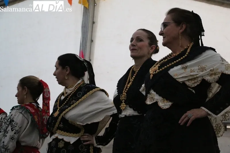 Actuación del Grupo de Charros de Aldeadávila en Corporario con motivo de las fiestas de San Blas / CORRAL