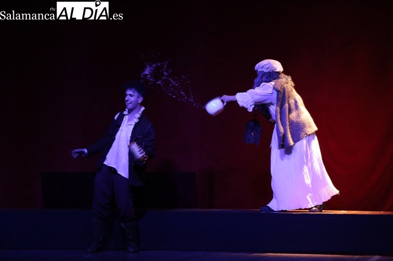 Representación de 'El rufián dichos', de Miguel de Cervantes, por el grupo asturiano Kumen Teatro  / CORRAL