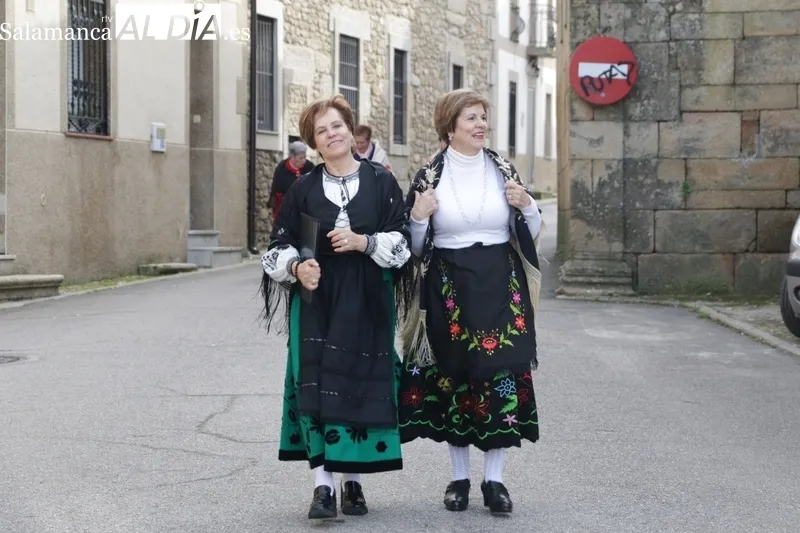 Celebración de la fiesta de las águedas en Mieza / CORRAL 