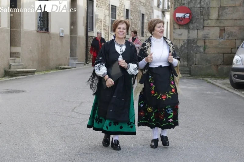 Celebración de la fiesta de las águedas en Mieza / CORRAL 