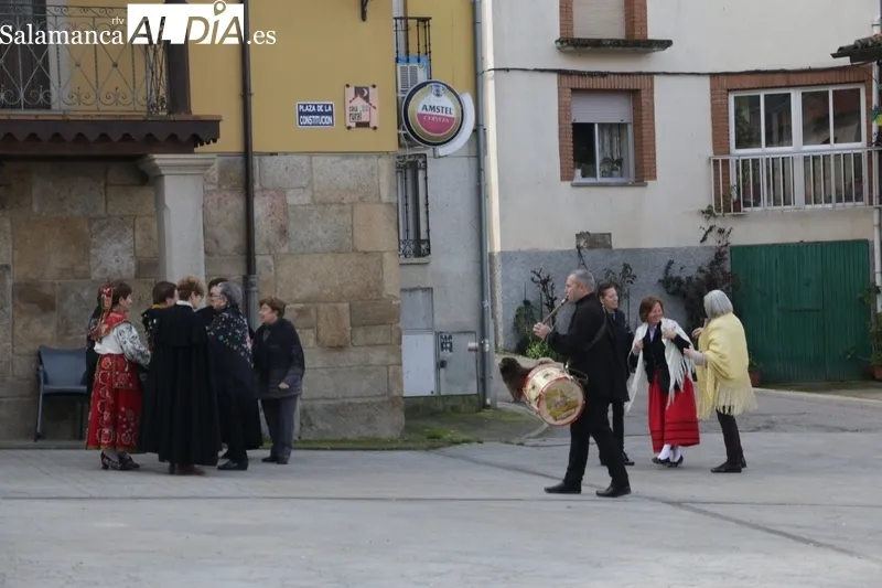 Celebración de la fiesta de las águedas en Mieza / CORRAL 