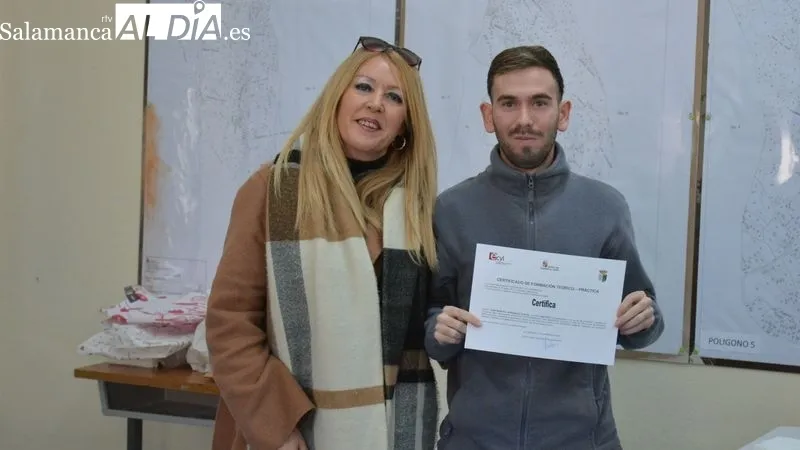 Miembros de la corporación municipal acompañaron a los nuevos trabajadores en atención sociosanitaria 