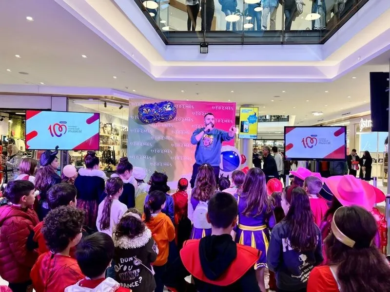 Foto 2 - Respuesta masiva a la gran fiesta de Carnaval en El Tormes