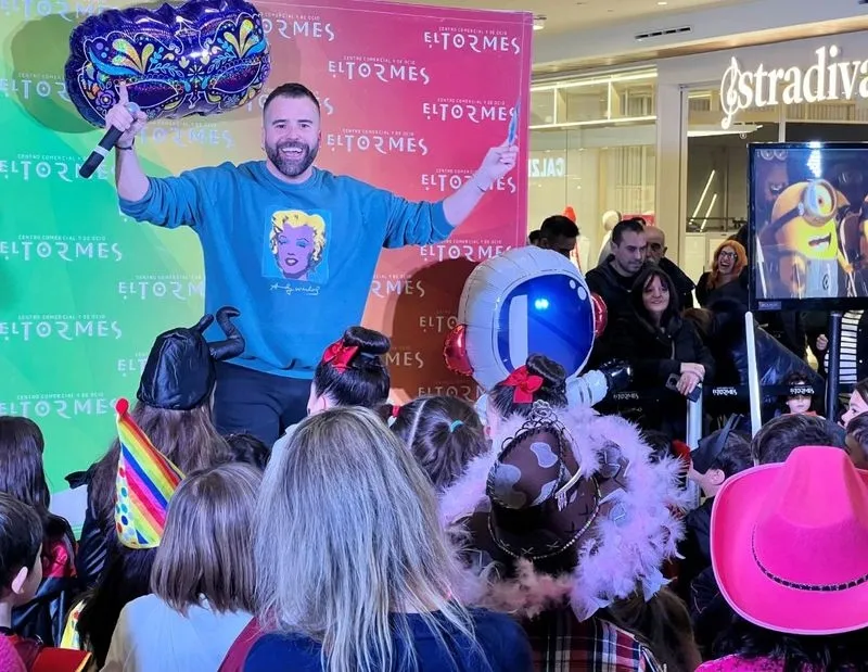 Foto 10 - Respuesta masiva a la gran fiesta de Carnaval en El Tormes