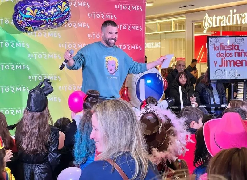 Foto 8 - Respuesta masiva a la gran fiesta de Carnaval en El Tormes