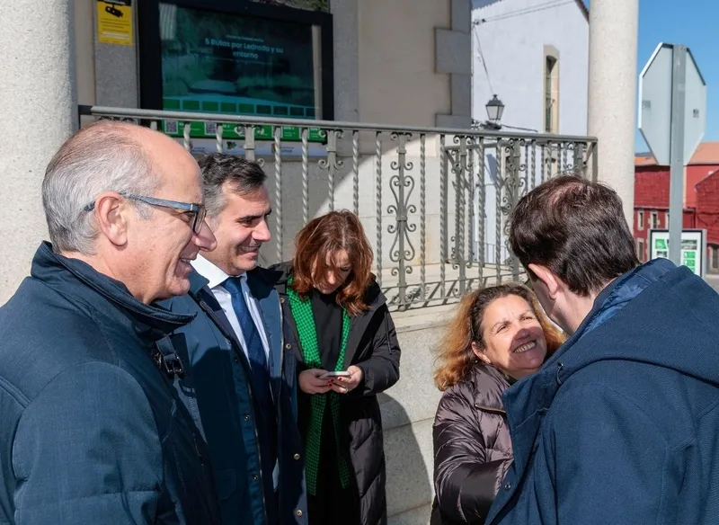 Visita de Alfonso Fernández Mañueco a la obra finalizada de la estación depuradora de aguas residuales de Ledrada.