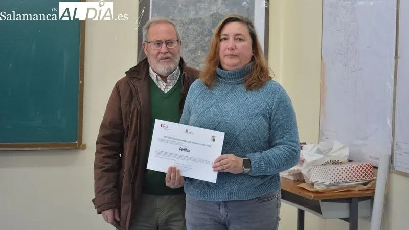 Miembros de la corporación municipal acompañaron a los nuevos trabajadores en atención sociosanitaria 