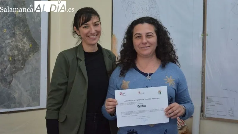 Miembros de la corporación municipal acompañaron a los nuevos trabajadores en atención sociosanitaria 