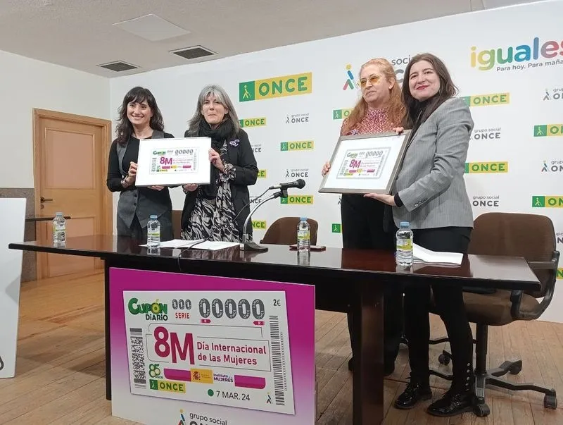 Foto 2 - La ONCE conmemora en Salamanca el D&iacute;a Internacional de la Mujer