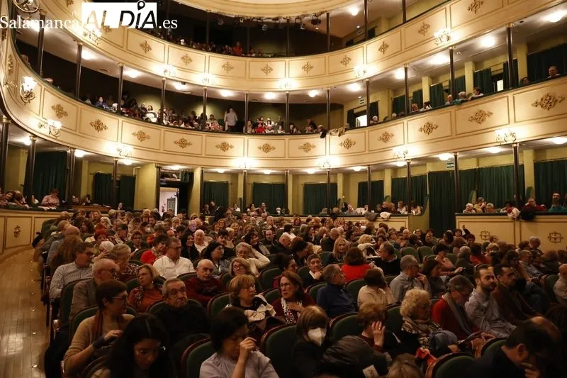Público asistente al espectáculo Poncia, con Lolita Flores. Fotos: David Sañudo.