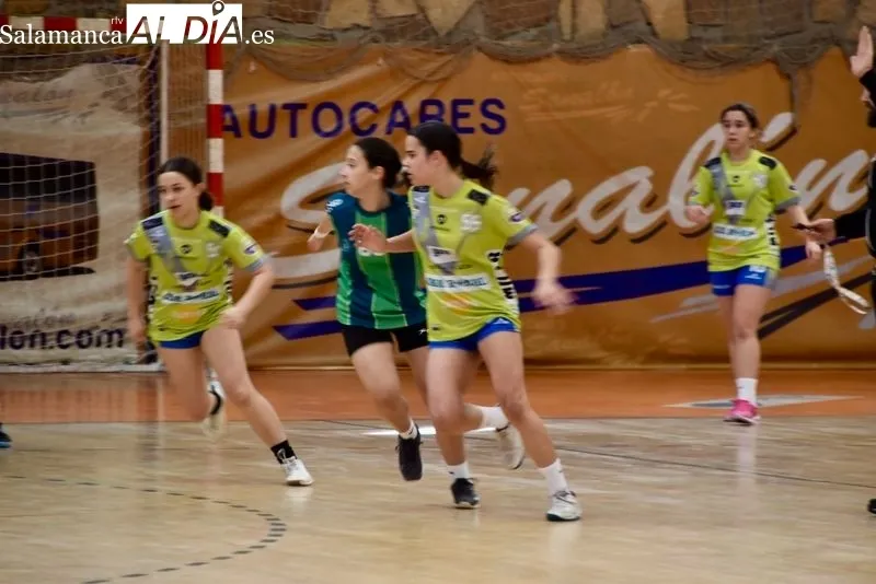 Torneo de Carnaval del Balonmano Ciudad de Salamanca en el pabellón Río Tormes. Foto de Vanesa Martins