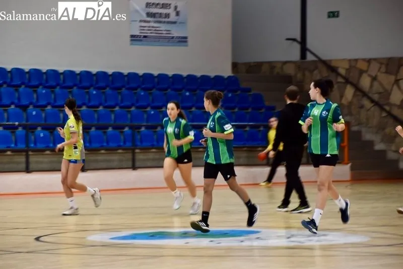 Torneo de Carnaval del Balonmano Ciudad de Salamanca en el pabellón Río Tormes. Foto de Vanesa Martins