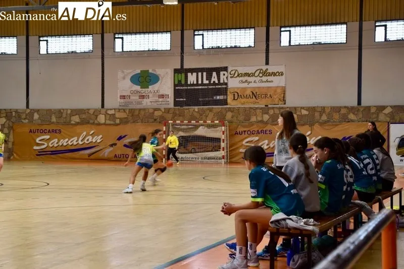 Torneo de Carnaval del Balonmano Ciudad de Salamanca en el pabellón Río Tormes. Foto de Vanesa Martins