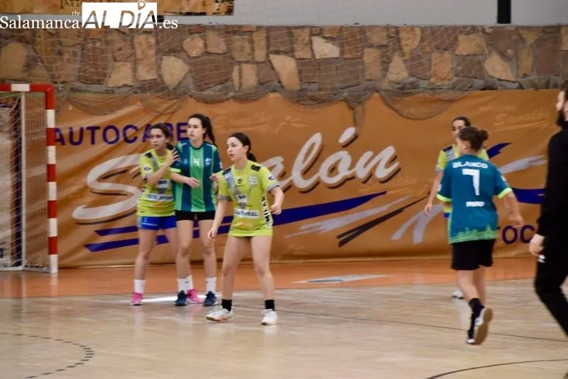 Torneo de Carnaval del Balonmano Ciudad de Salamanca en el pabellón Río Tormes. Foto de Vanesa Martins
