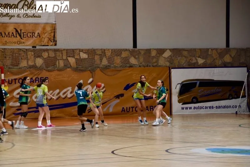 Torneo de Carnaval del Balonmano Ciudad de Salamanca en el pabellón Río Tormes. Foto de Vanesa Martins