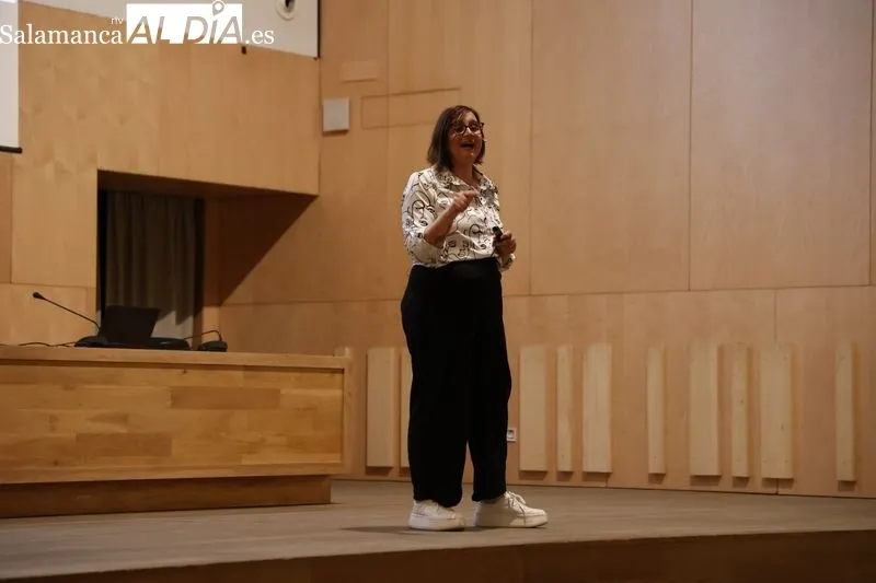 Monólogo de Marina Marroquí en el Auditorio Fonseca. Fotos: David Sañudo.