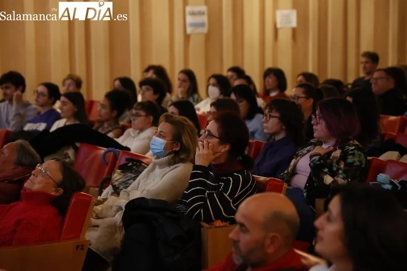 Monólogo de Marina Marroquí en el Auditorio Fonseca. Fotos: David Sañudo.